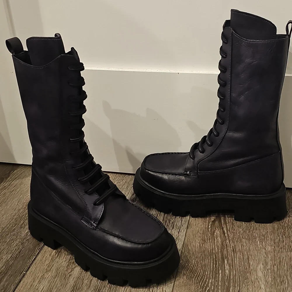 Epic FREE PEOPLE Lug Sole Platform Lace Up Boots
